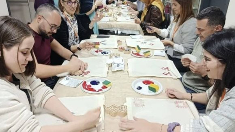 Geleneksel Motifler ve Dijital Yeterlilik