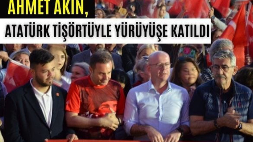 Ahmet Akın Kırmızı Atatürk Tişörtüyle Yürüdü