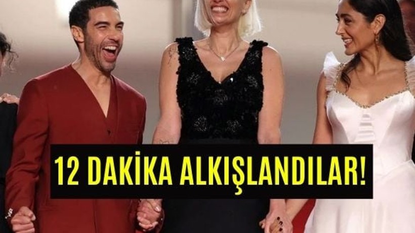 12 Dakika Boyunca Ayakta Alkışlandı!