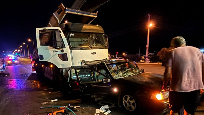 Edremit’te Zincirleme Trafik Kazası: 3 Yaralı - Resim: 5