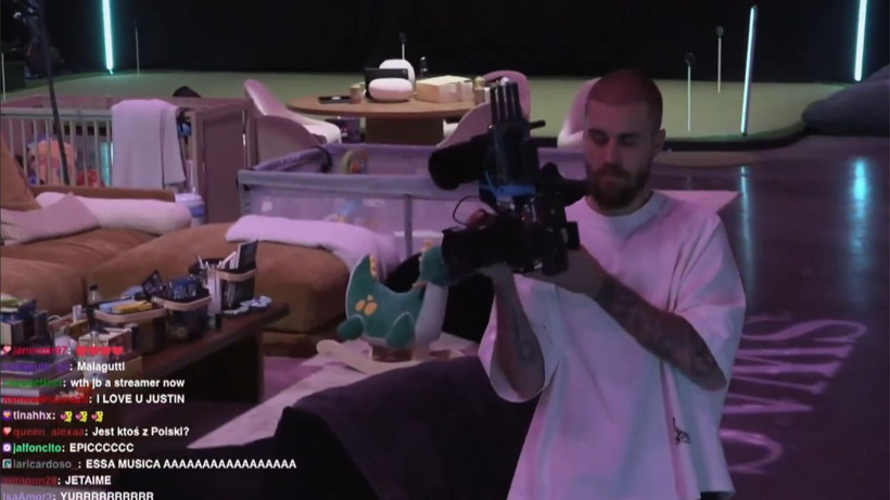Justin Bieber Twitch’te: Dev Stüdyosunu Tanıttı, Her Gün Yayın Sözü Verdi! - Resim: 2