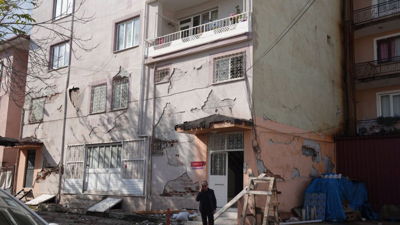 Sındırgı’da Korkutan Deprem: Başkan Sak “Hasarlı Bina Sayımız Arttı” Dedi - Resim: 2