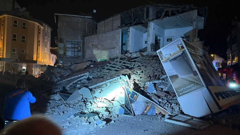 Sındırgı'da Yeni görüntüler: Yıkımın Boyutu Ortaya Çıktı - Resim: 6