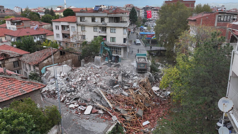 Sındırgı’da 6.1’lik Depremin Ardından DSİ Ekipleri Sahada - Resim: 3