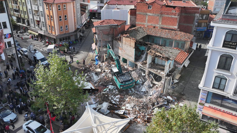 Sındırgı’da 6.1’lik Depremin Ardından DSİ Ekipleri Sahada - Resim: 7