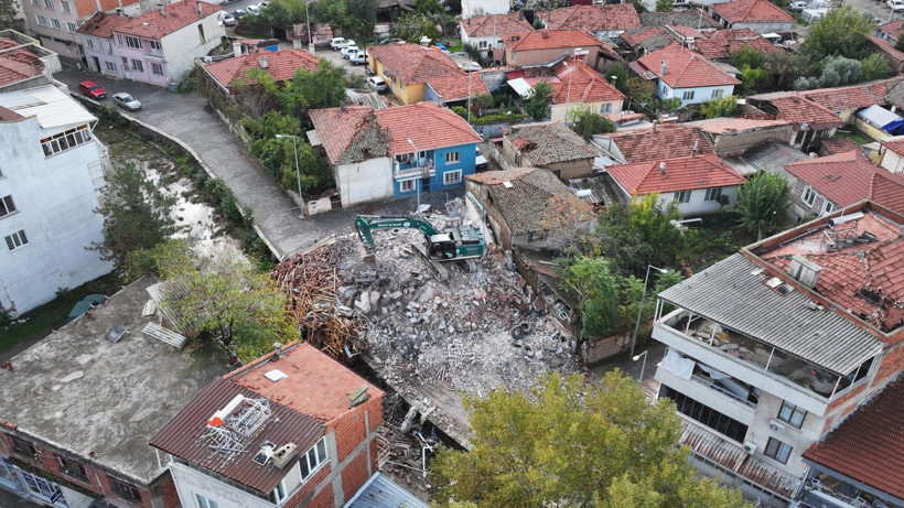 Sındırgı’da 6.1’lik Depremin Ardından DSİ Ekipleri Sahada - Resim: 5