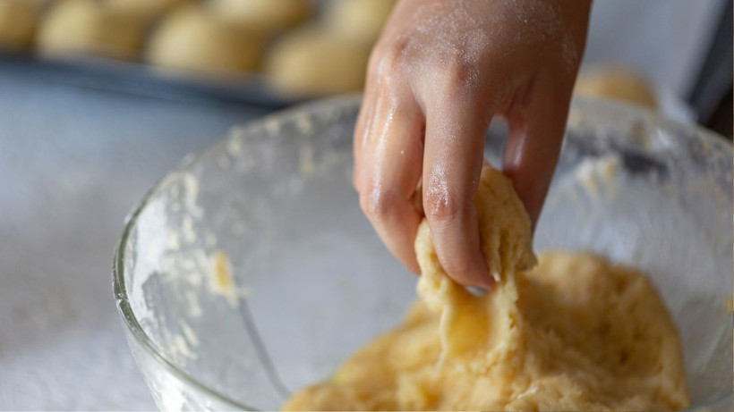Ev Yapımı Peynirli Poğaça: Yumuşacık Tadın Sırrı - Resim: 2