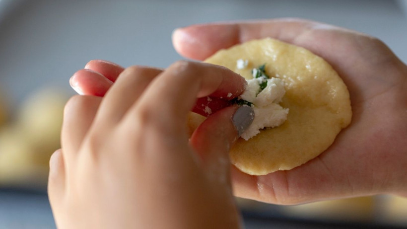 Ev Yapımı Peynirli Poğaça: Yumuşacık Tadın Sırrı - Resim: 3