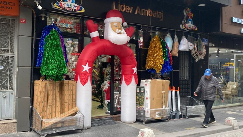 Balıkesir Adeta Yılbaşı Pazarına Dönüştü - Resim: 2