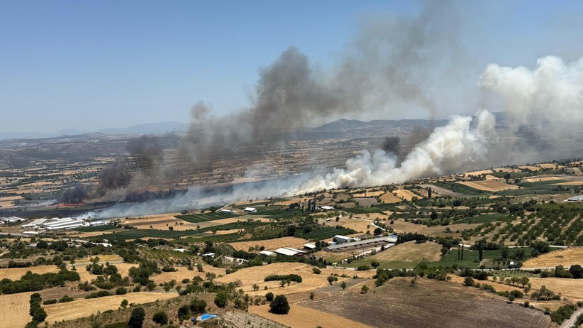  Pamukçu’daki Yangına Havadan Ve Karadan Müdahale