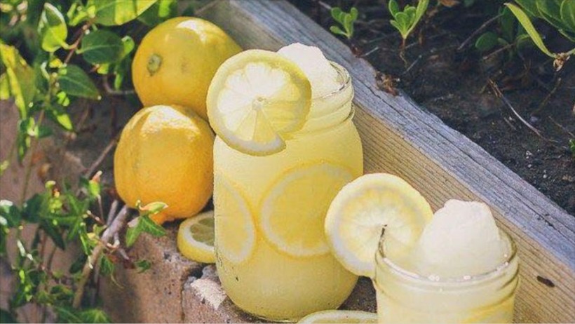 Ev Yapımı 3 Çeşit Limonata : Klasik, Naneli, Çilekli
