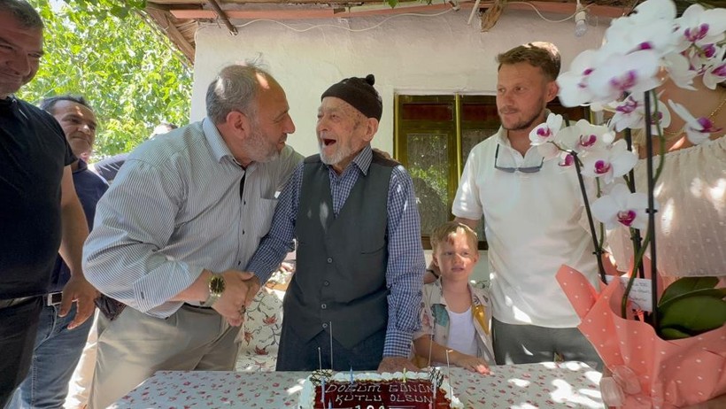 Balıkesirli Recep Amcanın Sırrı Üzülmemek