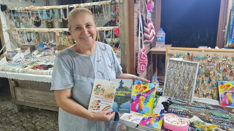 Şair Gönül Ünver, Hanımeli Sanat Sokağı'nda Gönüllere Dokunuyor