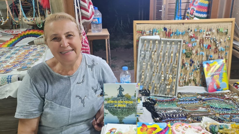Şair Gönül Ünver, Hanımeli Sanat Sokağı'nda Gönüllere Dokunuyor