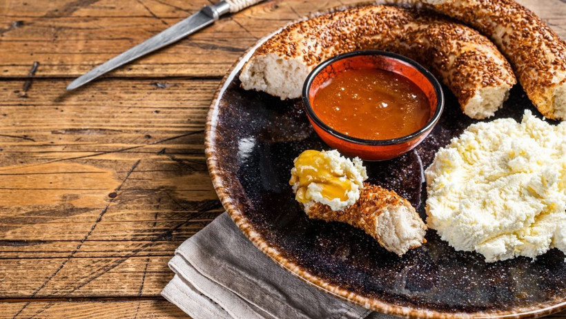 Balıkesir Kahvaltılarında Süper İkili: Bal Kaymak