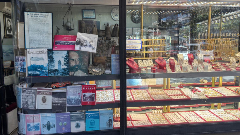 Balıkesir’in Kitap Sevdalısı Kuyumcusu