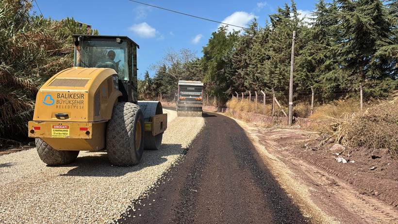 Başkan Ahmet Akın, Son Kurşun Anıtı’na giden yolu asfaltla buluşturdu