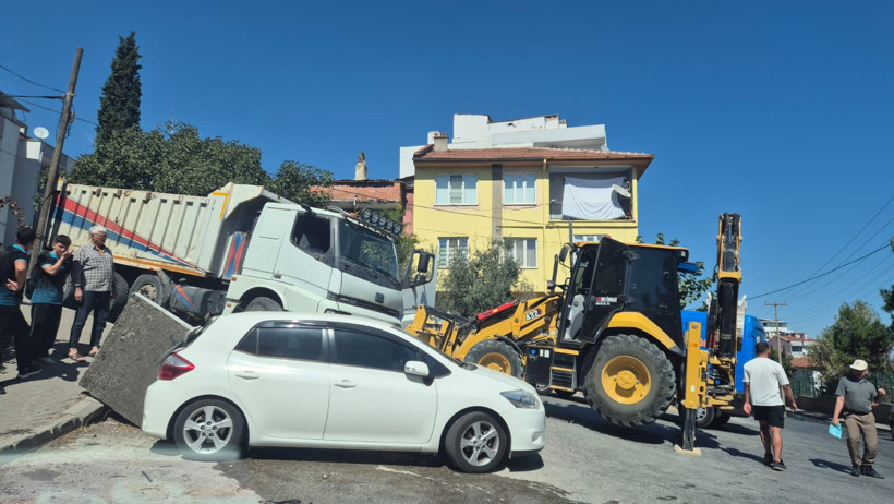 Balıkesir'in Altıeylül ilçesine bağlı Dinkçiler Mahallesi dün akşam saatlerinde yürekleri ağza getiren bir kazaya sahne oldu.
