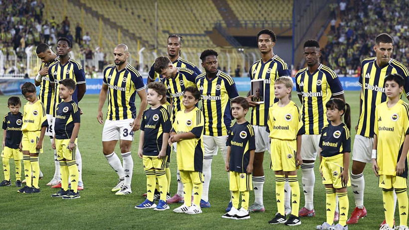 Fenerbahçeli Miniklere Sahada Yürüyüş Fırsatı