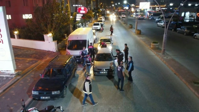 Edremit Polisinden Şok Operasyon: 912 Kişi Sorgulandı - 3. resim