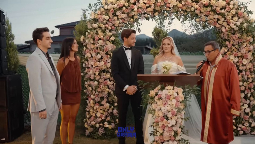 Başak Karahan Evlendi! Sosyal Medya Nikah Şahidini Konuşuyor!