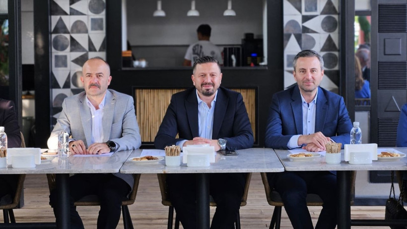 AK Parti Balıkesir Teşkilatı Ayvalık’ta Buluştu