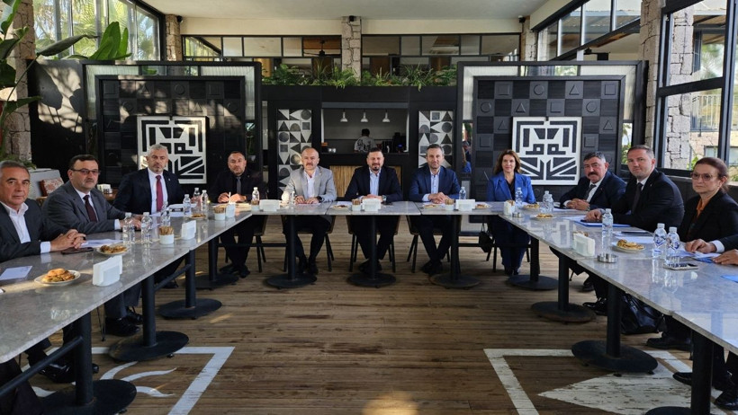 AK Parti Balıkesir Teşkilatı Ayvalık’ta Buluştu