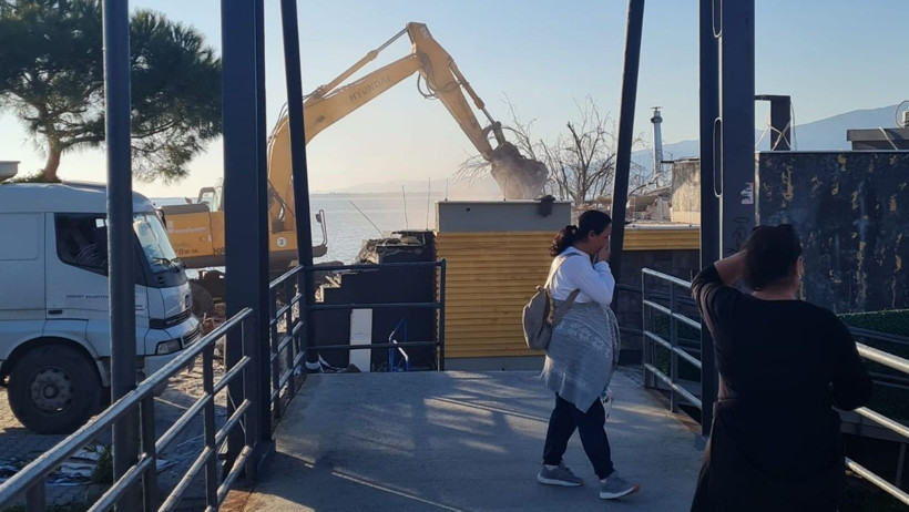 Altınkum’da Yıkım Çalışmaları Sürüyor