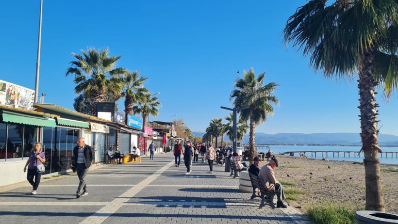 Altınkum’da Yıkım Çalışmaları Sürüyor