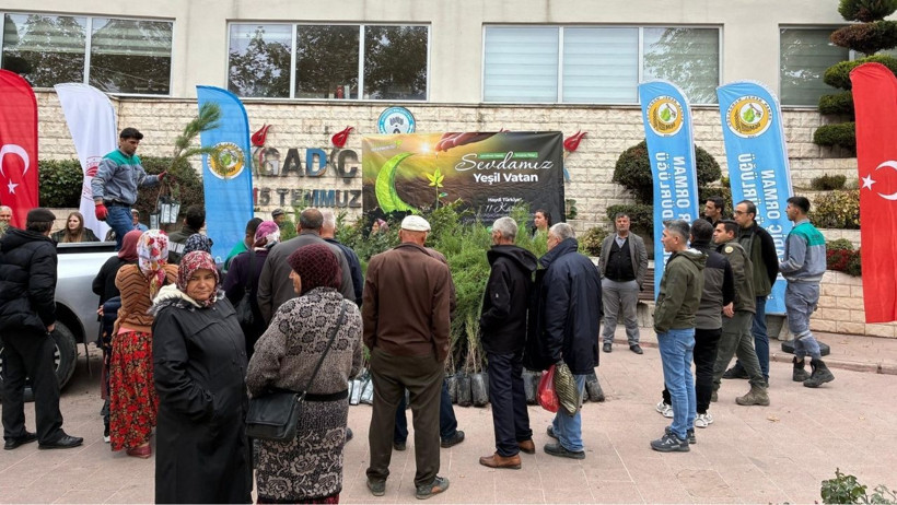 Bigadiç'te Fidanlar Sahiplenildi