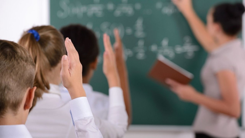 Ara Tatil Sona Erdi, Ders Zili Yeniden Çaldı