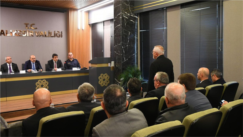 Kışa Hazırlık Tam Gaz: Vali İsmail Ustaoğlu Başkanlığında Trafik Tedbirleri Masaya Yatırıldı