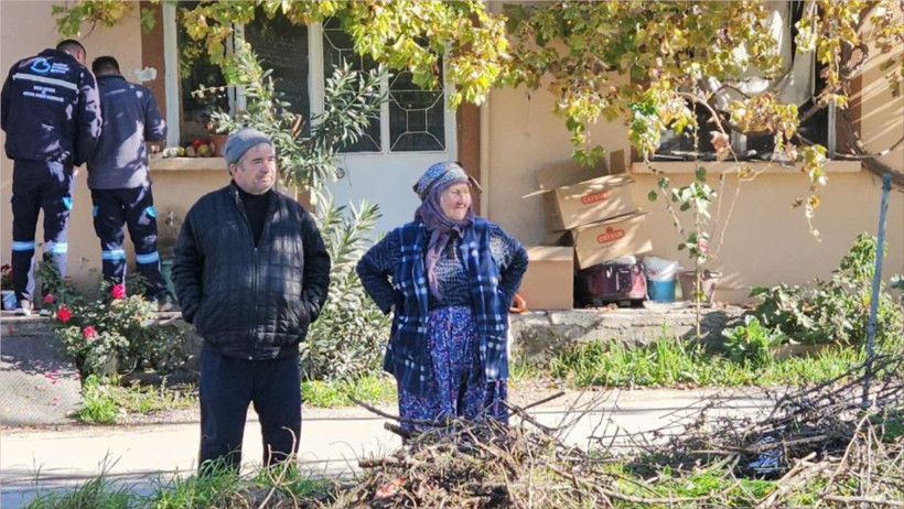 52 Yıllık Evleri Bir Depremde Yıkıldı: Sındırgı’daki Yürek Burkan Anlar