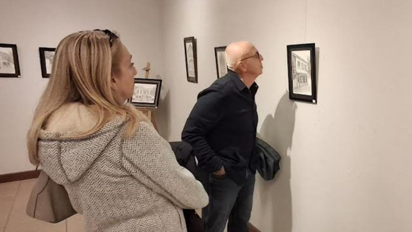 Ayvalık’ta Karakalem Sergisi İlgi Gördü