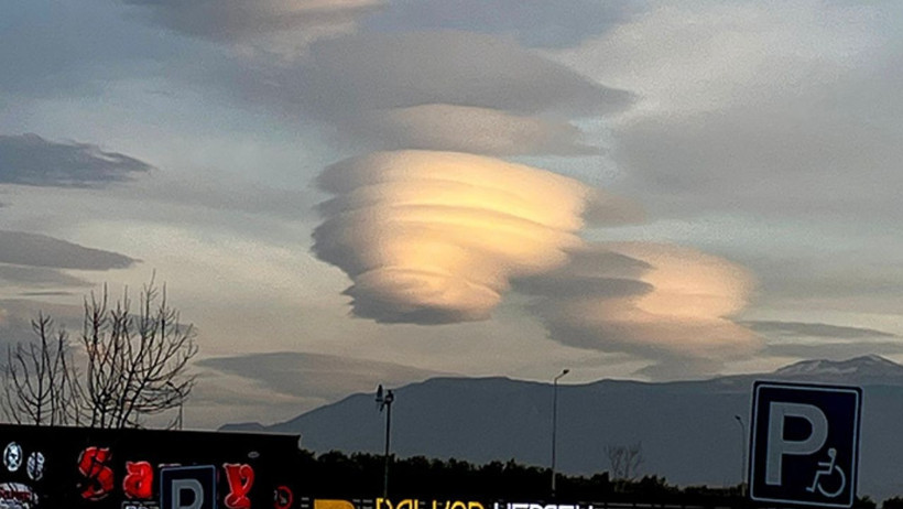 Bursa Semalarında Mercek Bulutu Görüldü