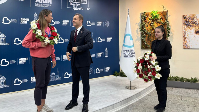 <iframe width="560" height="315" src="https://www.youtube.com/embed/VkrS-Zag8PU?si=zC0YZ1MWny78FAbM" title="YouTube video player" frameborder="0" allow="accelerometer; autoplay; clipboard-write; encrypted-media; gyroscope; picture-in-picture; web-share" referrerpolicy="strict-origin-when-cross-origin" allowfullscreen></iframe>