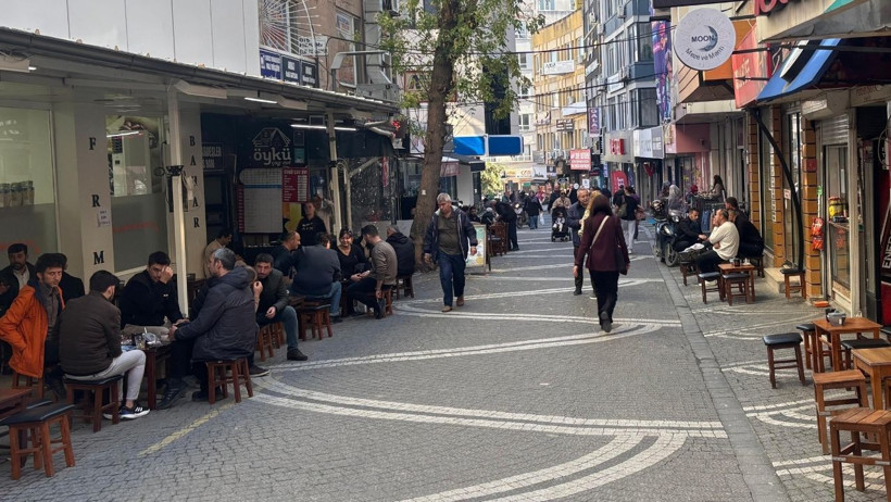 Balıkesir’de Güzel Hava Vatandaşları Sokağa Yöneltti