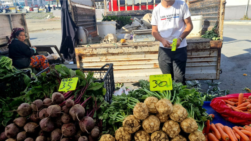 Edremit’te Kış Sebzeleri Pazarlarda