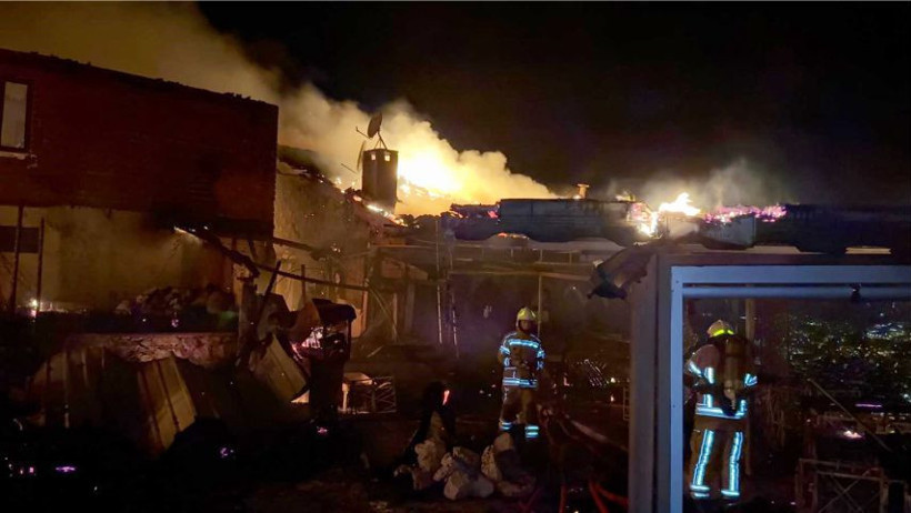 Gemlik’te Kafe Yangını: İşletme Küle Döndü - 1. resim
