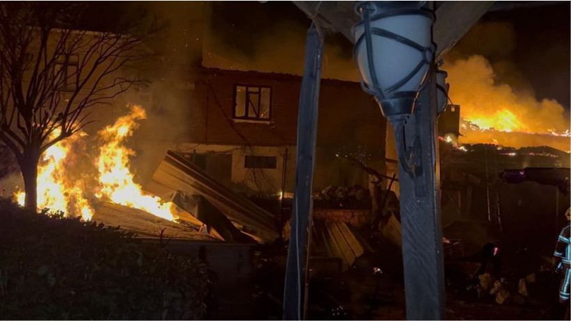 Gemlik’te Kafe Yangını: İşletme Küle Döndü - 2. resim