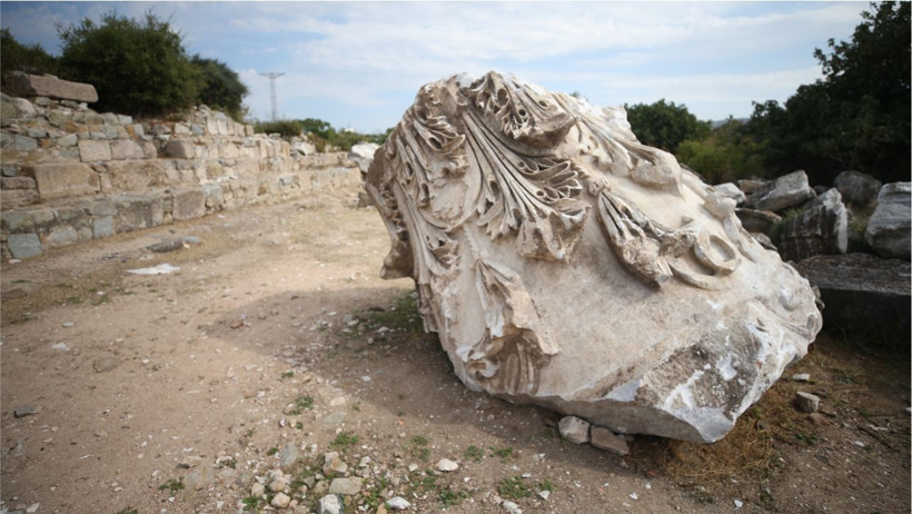 Hadrian Tapınağı, amfi tiyatro ve nekropol (mezarlık) alanında kazı çalışmaları 