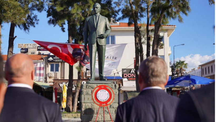 Ayvalık’ta Öğretmenler Günü Törenle Kutlandı
