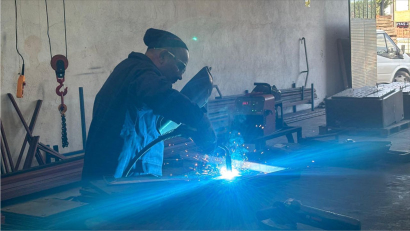 Balıkesir’de Kaynak Ustası: “30 Yıldır Bitmeyen Bir Meslek, Her Sektörde Gerekli”