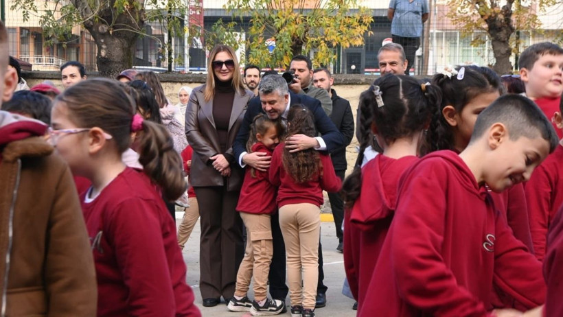 Karesi Belediye Başkanı’ndan 24 Kasım Öğretmenler Günü Ziyareti