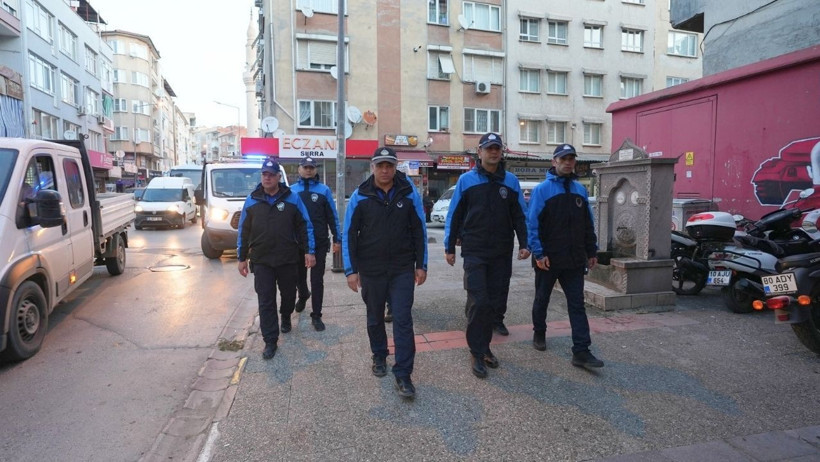 Büyükşehir Zabıtasından Kaldırım İşgallerine Sıkı Denetim