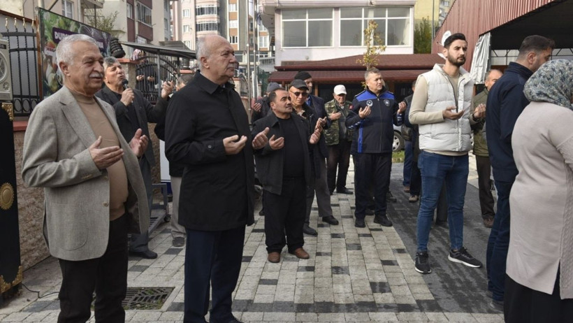 Dursunbey’de Umre Yolculuğu Duygu Dolu Anlara Sahne Oldu
