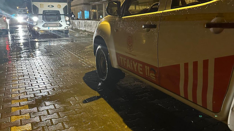 Ayvalık’ta Yağmur Sonrası Belediye Ekipleri Sahada