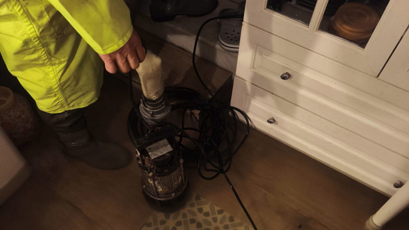 Ayvalık’ta Yağmur Sonrası Belediye Ekipleri Sahada