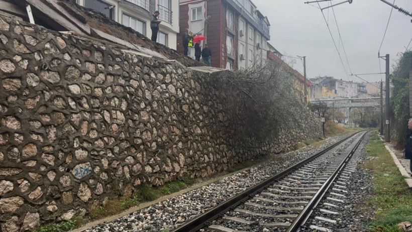 Bandırma Tren Yolu İstinat Duvarı Çöktü!