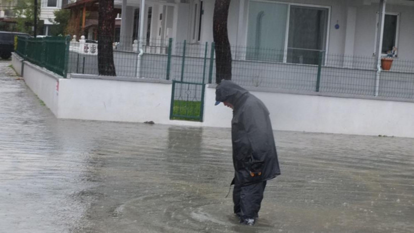 Burhaniye’de Şiddetli Yağış Alarmı